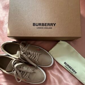 BURBERRY SNEAKERS